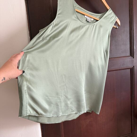 CITRON Santa Monica | Sage Green Silk Sleeveless Shell Top | Medium - Picture 3 of 7